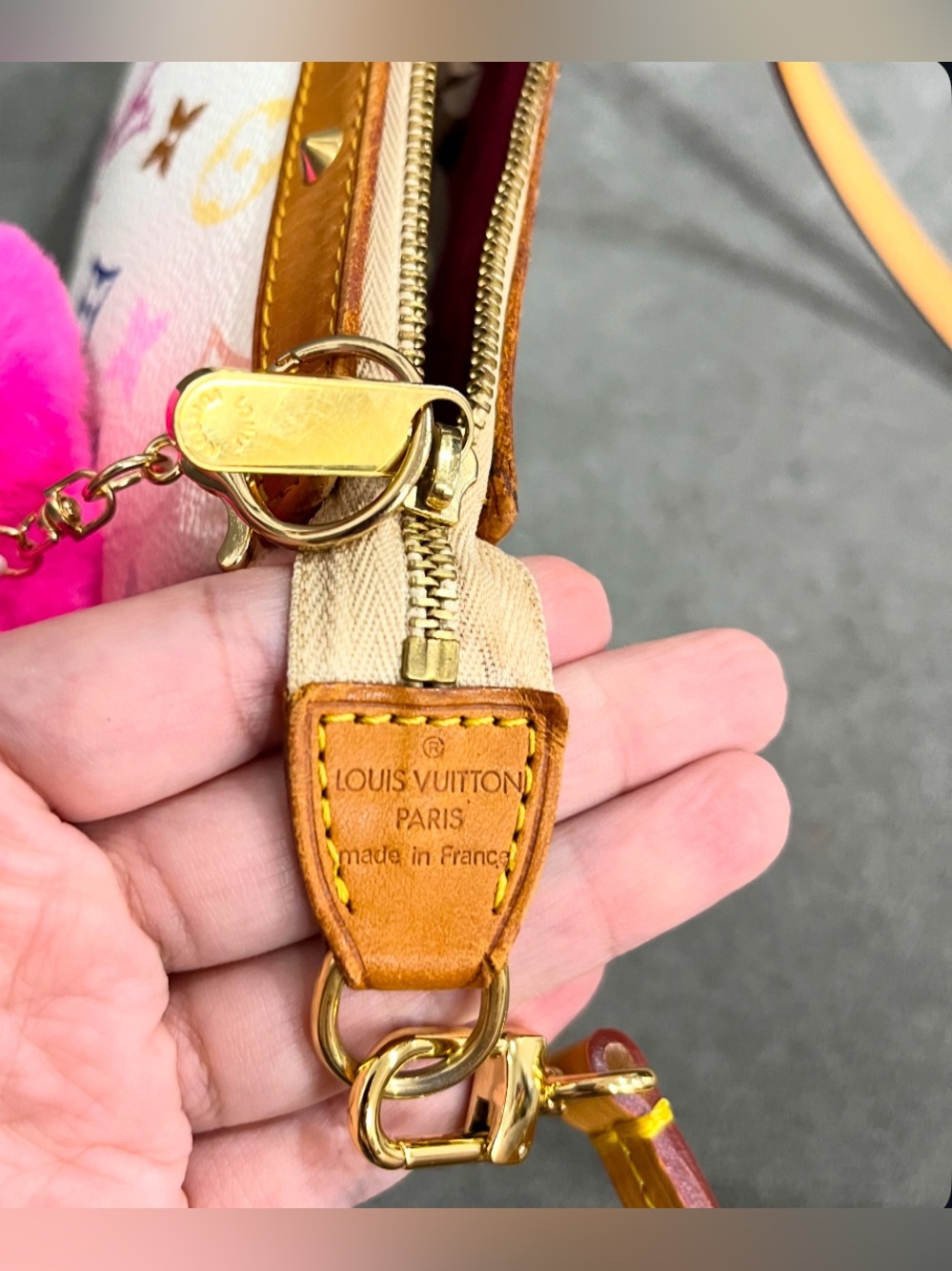 Louis Vuitton - Picture 4 of 16